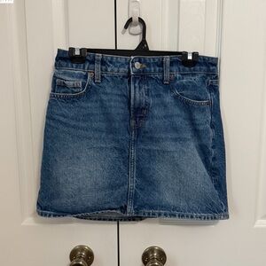Old Navy Blue Denim Mid Rise Mini Skirt size 4